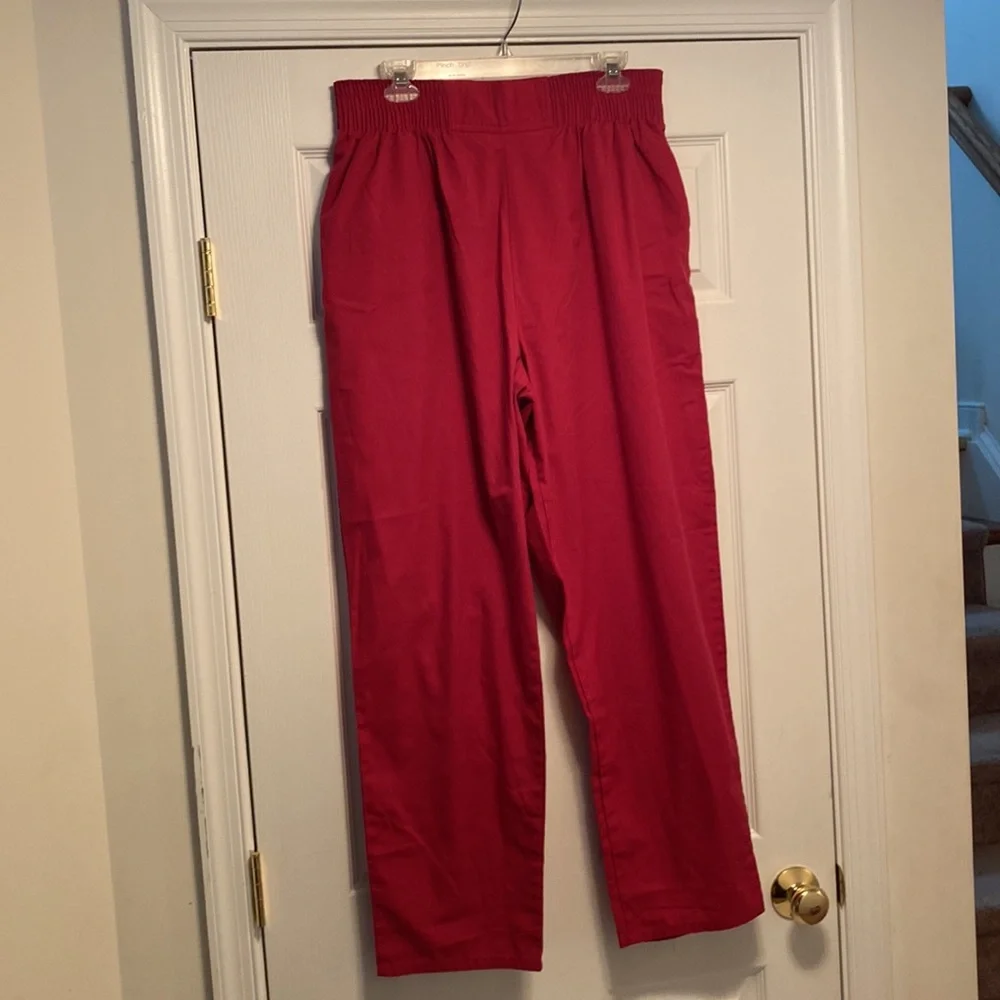2 piece Crest scrub set…Multicolor top & hot pink elastic waist pants…size XL - Picture 4 of 6